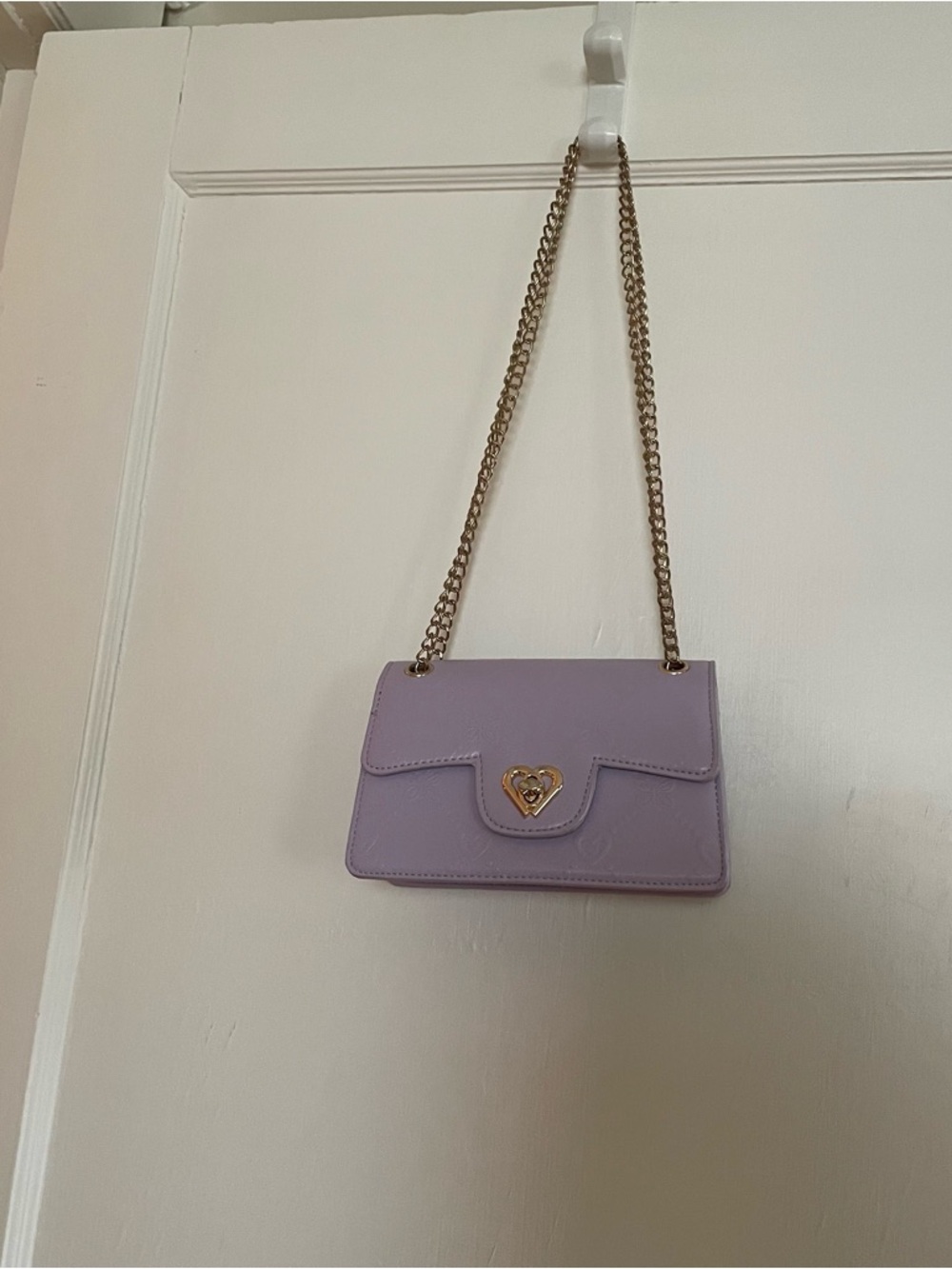 Lavender Chain Shoulder Bag with Heart Clasp